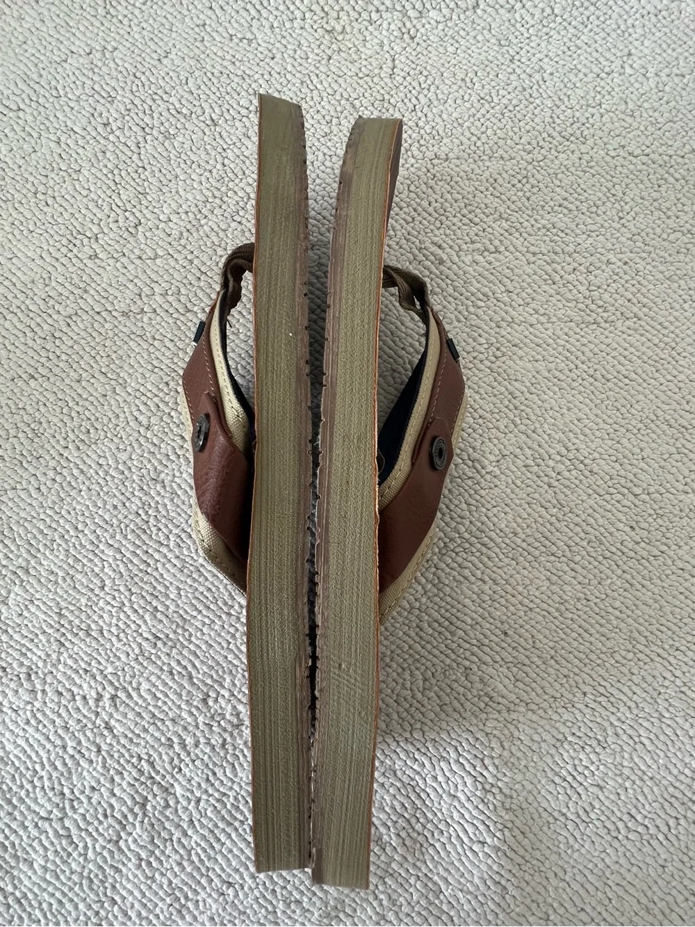 Tommy Hilfiger Men's Brown Leather Flip Flops Size: 9 M